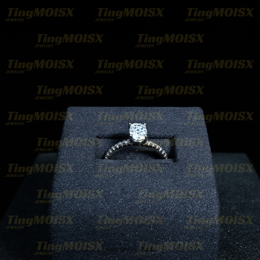 Nhẫn nữ moissanite NLM014