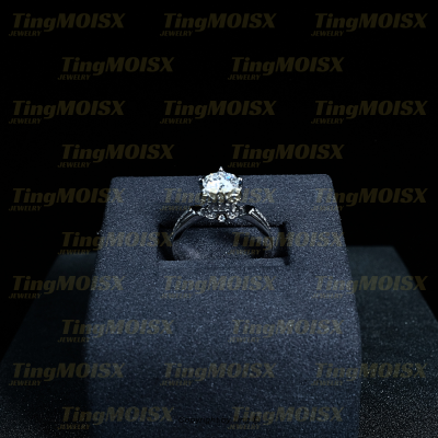 Nhẫn nữ moissanite NLM011